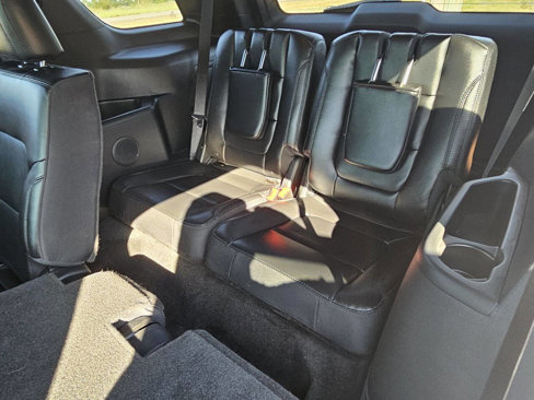 Used 2017 Ford Explorer XLT w/ Equipment Group 202A image 11