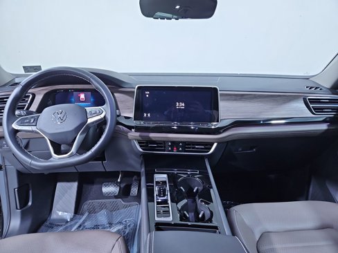 New 2025 Volkswagen Atlas SEL image 12