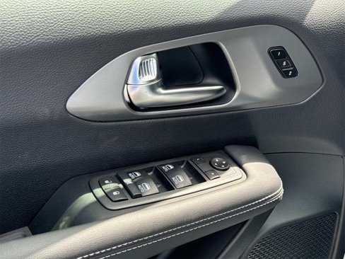 New 2026 Chrysler Pacifica Select image 27