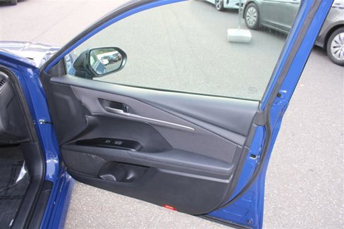 Used 2025 Toyota Camry LE image 12