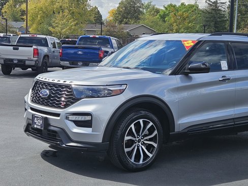 Used 2023 Ford Explorer ST image 10