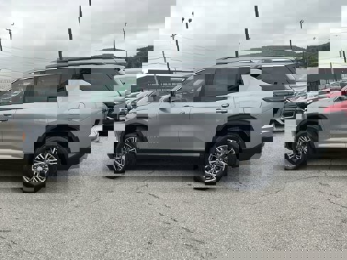 New 2026 Chevrolet Traverse LT image 7