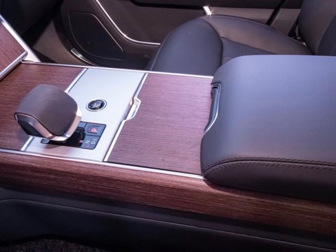 New 2025 Land Rover Range Rover SE image 28