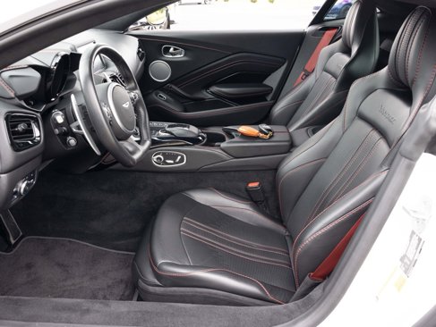 Used 2021 Aston Martin V8 Vantage Coupe image 19