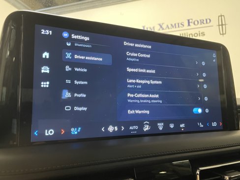 Used 2025 Lincoln Aviator Reserve w/ Jet Appearance Package image 11