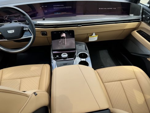New 2025 Cadillac Escalade IQ Luxury 2 image 16