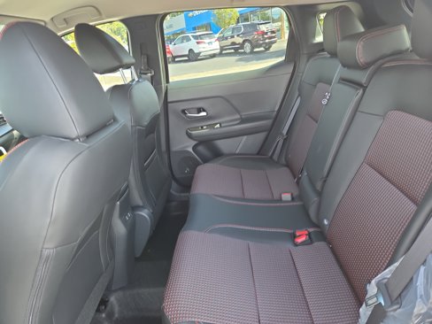 New 2026 Nissan Kicks SR w/ Cold Weather Package image 18