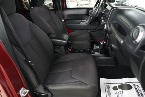 Used 2013 Jeep Wrangler Unlimited Sport image 38