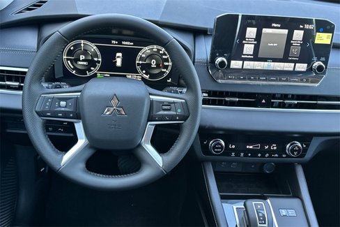 New 2025 Mitsubishi Outlander SE image 15