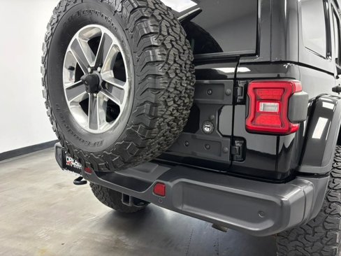 Used 2018 Jeep Wrangler Unlimited Sahara image 25