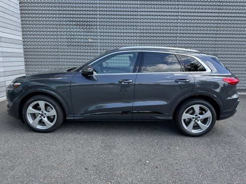 New 2025 Audi Q5 Prestige image 2