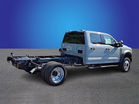 New 2025 Ford F450 XLT w/ XLT Value Package image 3
