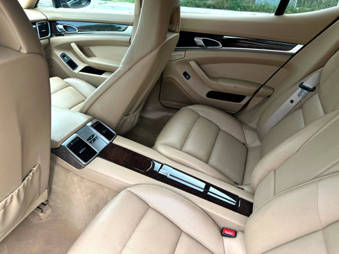 Used 2010 Porsche Panamera Turbo image 23