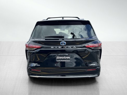 New 2025 Toyota Sienna Limited image 8