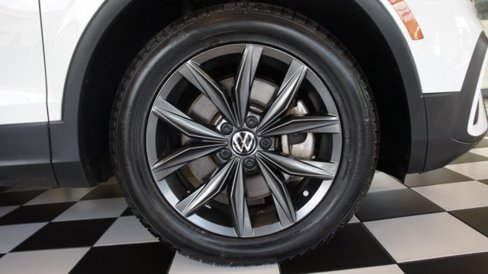 Used 2022 Volkswagen Tiguan SE image 74