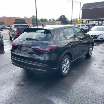 Used 2023 Honda HR-V LX image 11