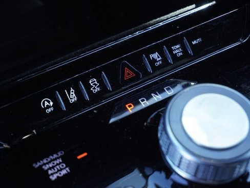 Used 2023 Jeep Wagoneer L Series II image 18