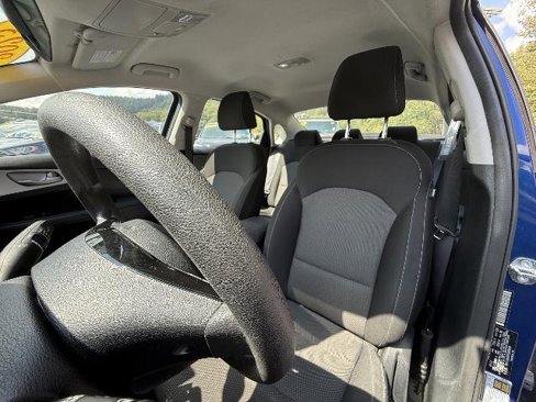 Used 2023 Kia Forte LXS image 4