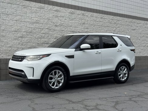 Used 2019 Land Rover Discovery SE image 12