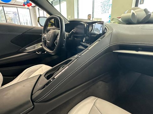 Used 2023 Chevrolet Corvette Stingray Convertible w/ Z51 Performance Package image 38