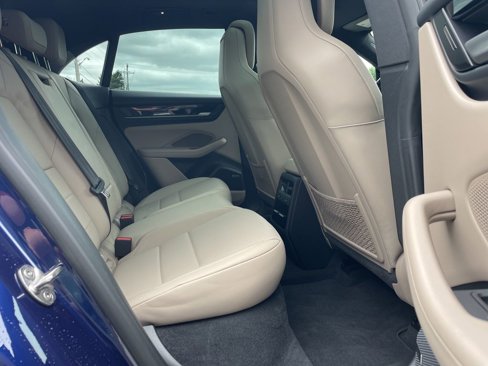 Used 2025 Porsche Macan 4 Electric image 19
