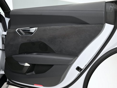 Used 2022 Audi e-tron GT Prestige image 28