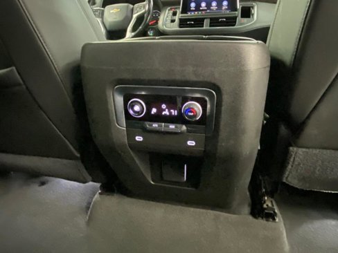 Used 2021 Chevrolet Suburban LT image 37