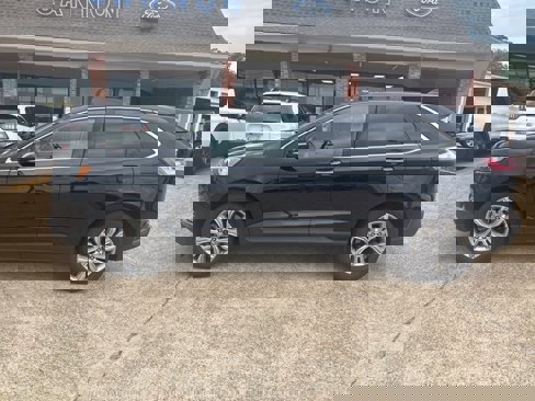 Certified 2024 Ford Edge Titanium image 2