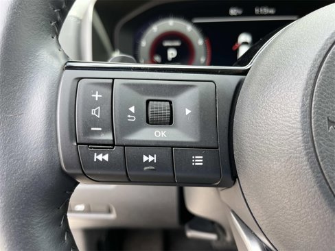Used 2024 Nissan Rogue SL w/ SL Premium Package image 17