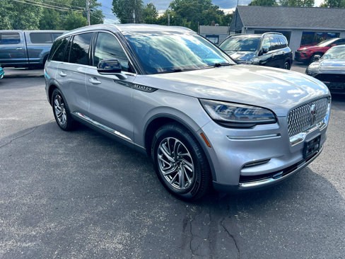 Used 2021 Lincoln Aviator 2WD w/ Elements Package image 3