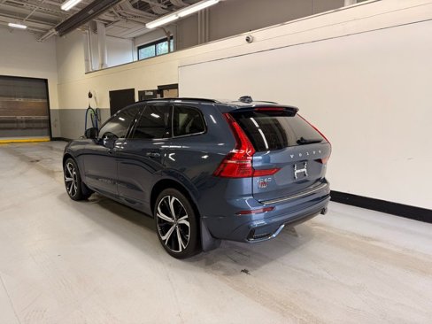 Used 2024 Volvo XC60 B5 Ultimate w/ Protection Package Premier image 3