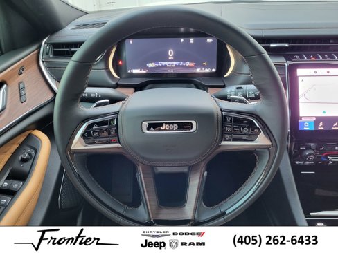 New 2025 Jeep Grand Cherokee Summit image 16
