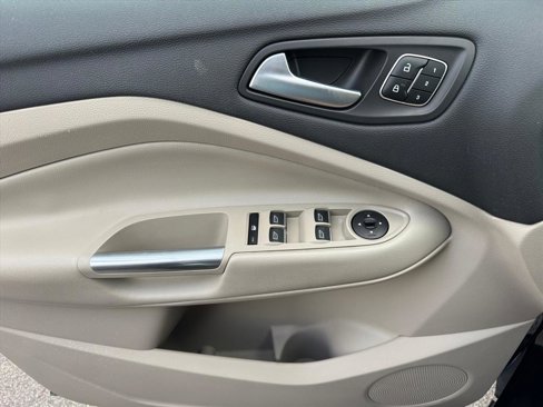 Used 2018 Ford Escape Titanium w/ Ford Safe & Smart Package image 16