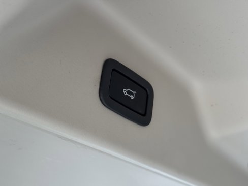 Used 2017 Land Rover Range Rover HSE image 47