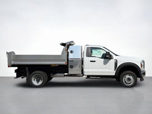 New 2025 Ford F550 4x4 Regular Cab Super Duty image 2
