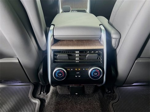 Used 2025 Land Rover Range Rover SE image 23