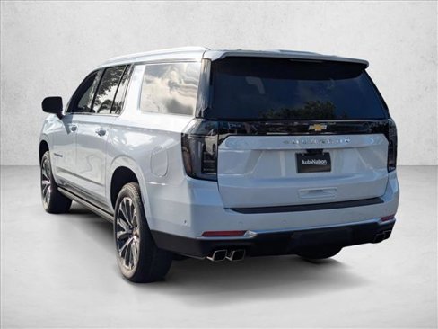 New 2026 Chevrolet Suburban High Country image 8