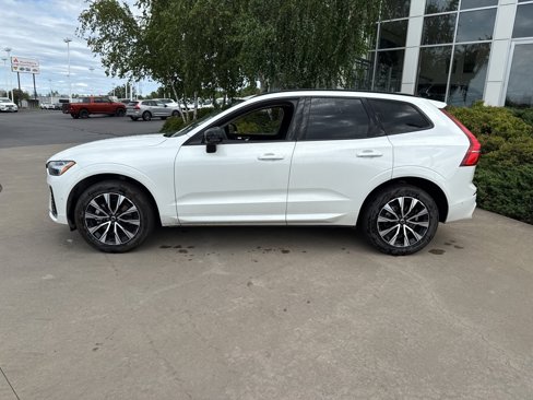 Certified 2025 Volvo XC60 B5 Plus image 2