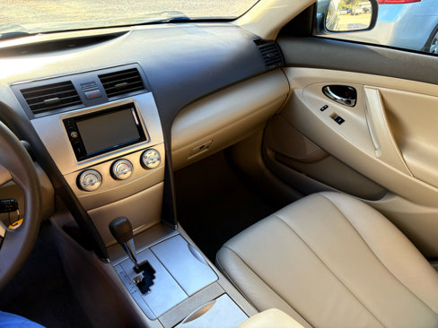 Used 2011 Toyota Camry LE image 53