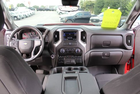 Used 2024 Chevrolet Silverado 2500 Custom w/ Custom Value Package image 18