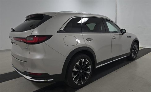 Used 2025 MAZDA CX-90 Plug-In Hybrid w/ Premium Plus image 4