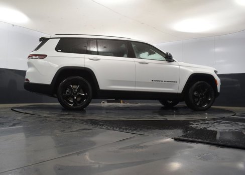 New 2025 Jeep Grand Cherokee L Altitude image 38