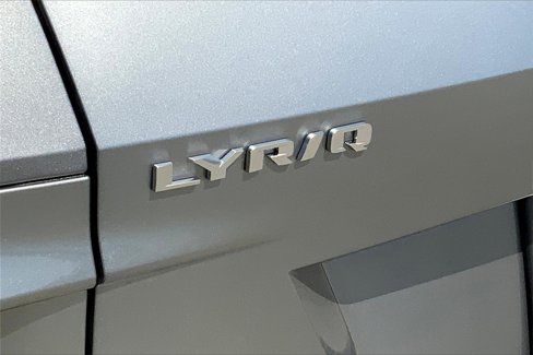 Used 2025 Cadillac Lyriq Luxury image 16