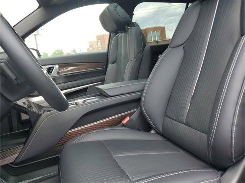 New 2026 Cadillac Vistiq Sport image 25