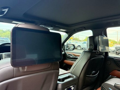 Used 2023 GMC Yukon Denali Ultimate image 21