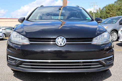 Used 2018 Volkswagen Golf S image 9