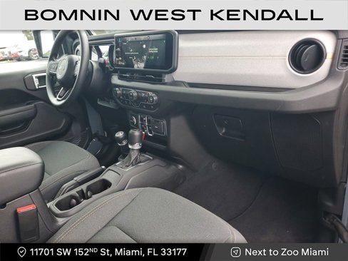Used 2025 Jeep Gladiator Sport image 8