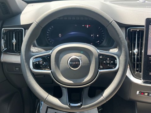 New 2026 Volvo XC90 B6 Plus w/ Protection Package Premier image 18