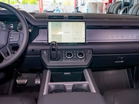 New 2025 Land Rover Defender 110 X image 23