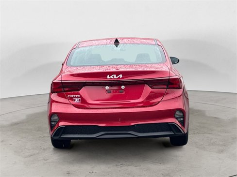 Used 2022 Kia Forte LXS image 4